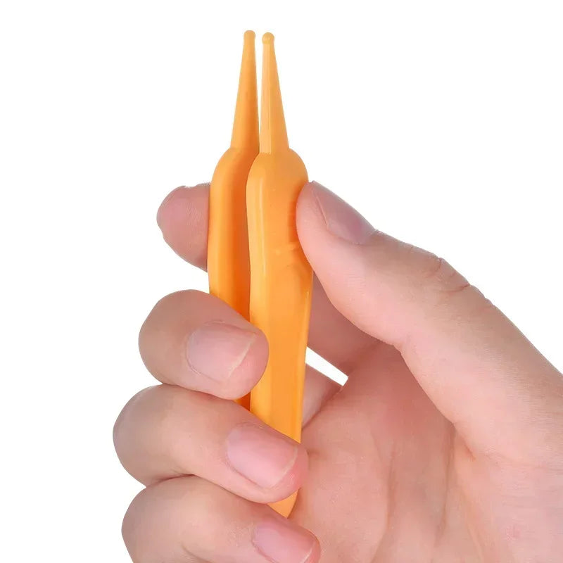 Baby Plastic Tweezers Nose Cleaner Tool