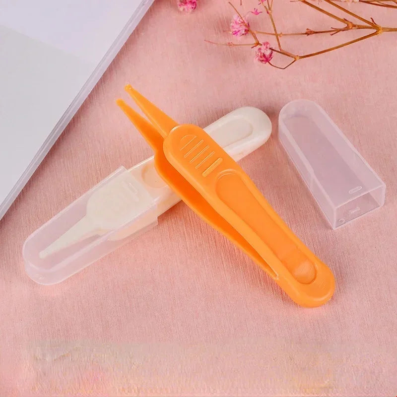 Baby Plastic Tweezers Nose Cleaner Tool