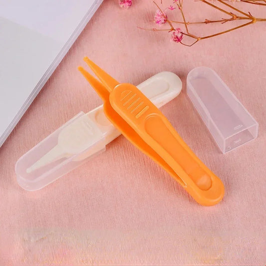 Baby Plastic Tweezers Nose Cleaner Tool